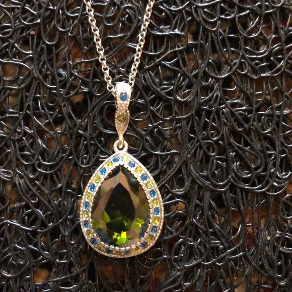 Guy & Eva Silver Chain with Green stone and Blue - Picture 2 of 5